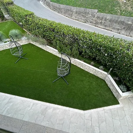 Stylish 4br Hillside With Panoramic Views Βίλα