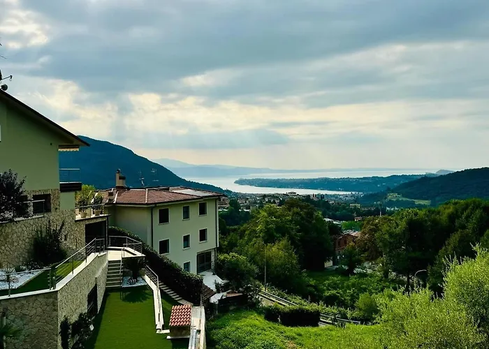 Stylish 4br Hillside With Panoramic Views * Roe
