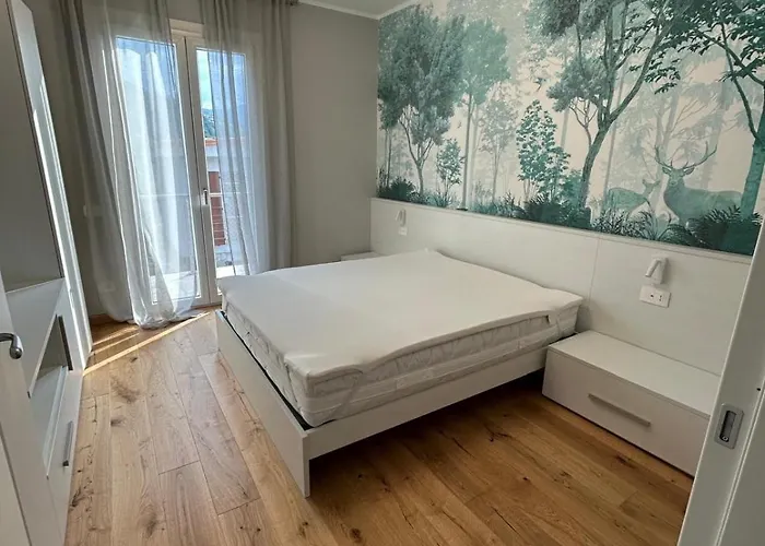 Stylish 4br Hillside With Panoramic Views Villa