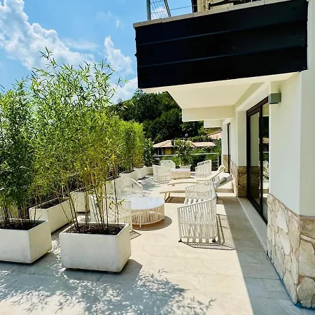 Oliva Villa *
