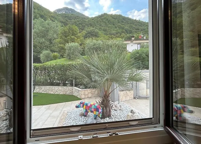 Stylish 4br Hillside With Panoramic Views 别墅