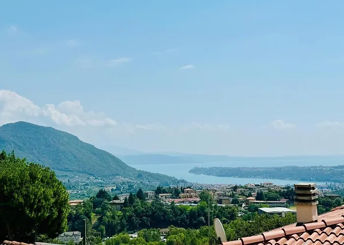 Villa Stylish 4br Hillside With Panoramic Views Roe